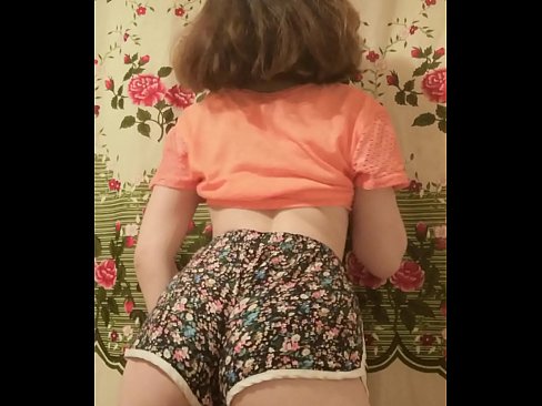 ❤️ Szexi fiatal csaj vetkőzteti le a rövidnadrágját a kamera előtt. Baszás videó at hu.pornsexphoto.ru ❌